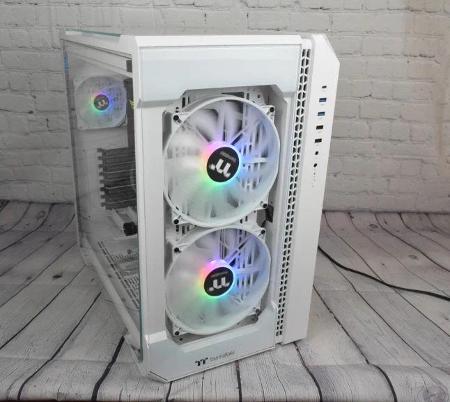 Thermaltake View 51.jpg